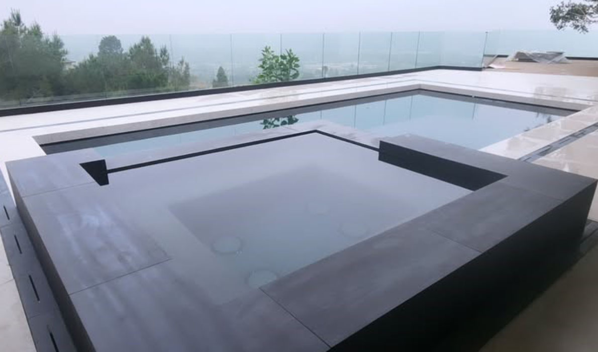 Luxury & Resort-Style Pools
